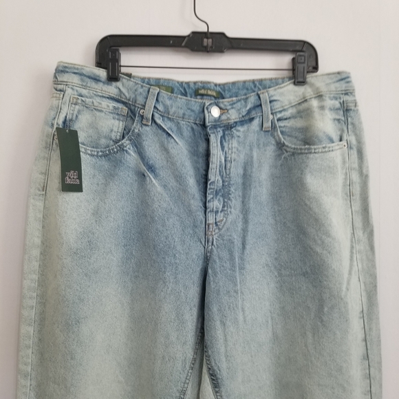 NWT Wild Fable High Rise Straight Distressed Jeans Size 16 - Picture 2 of 10